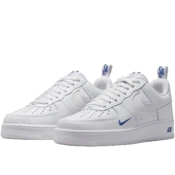 Men’s Nike Air Force 1 '07 LV8 Reflective Swoosh NWOT size 11.5 sneakers - Picture 1 of 5